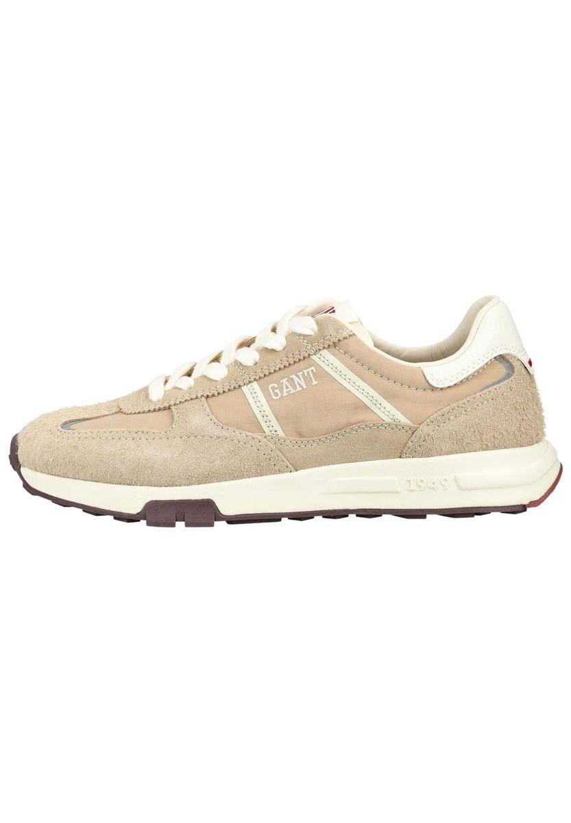 Retro-inspirierte Sneaker mit Wildleder-Einsätzen