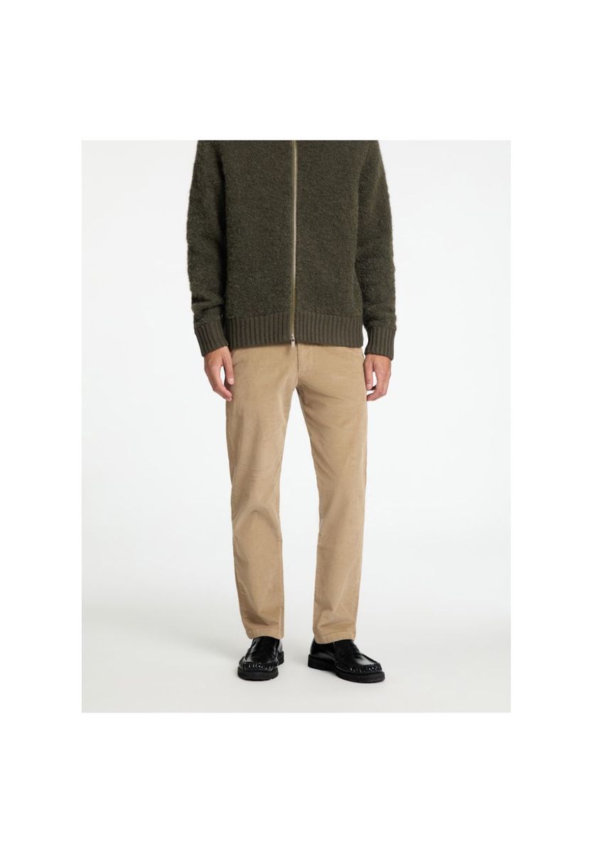 Klassische Cordhose mit geradem Bein