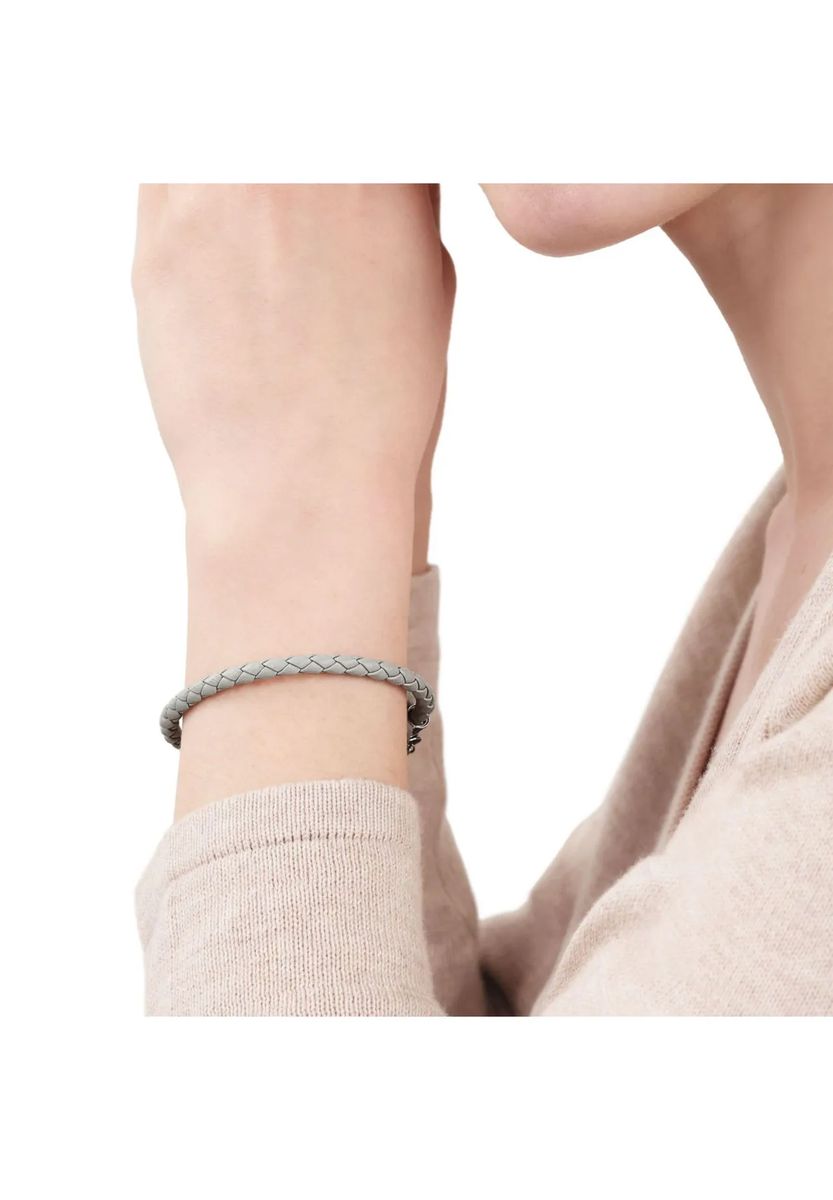 Geflochtenes Lederarmband mit Anhänger