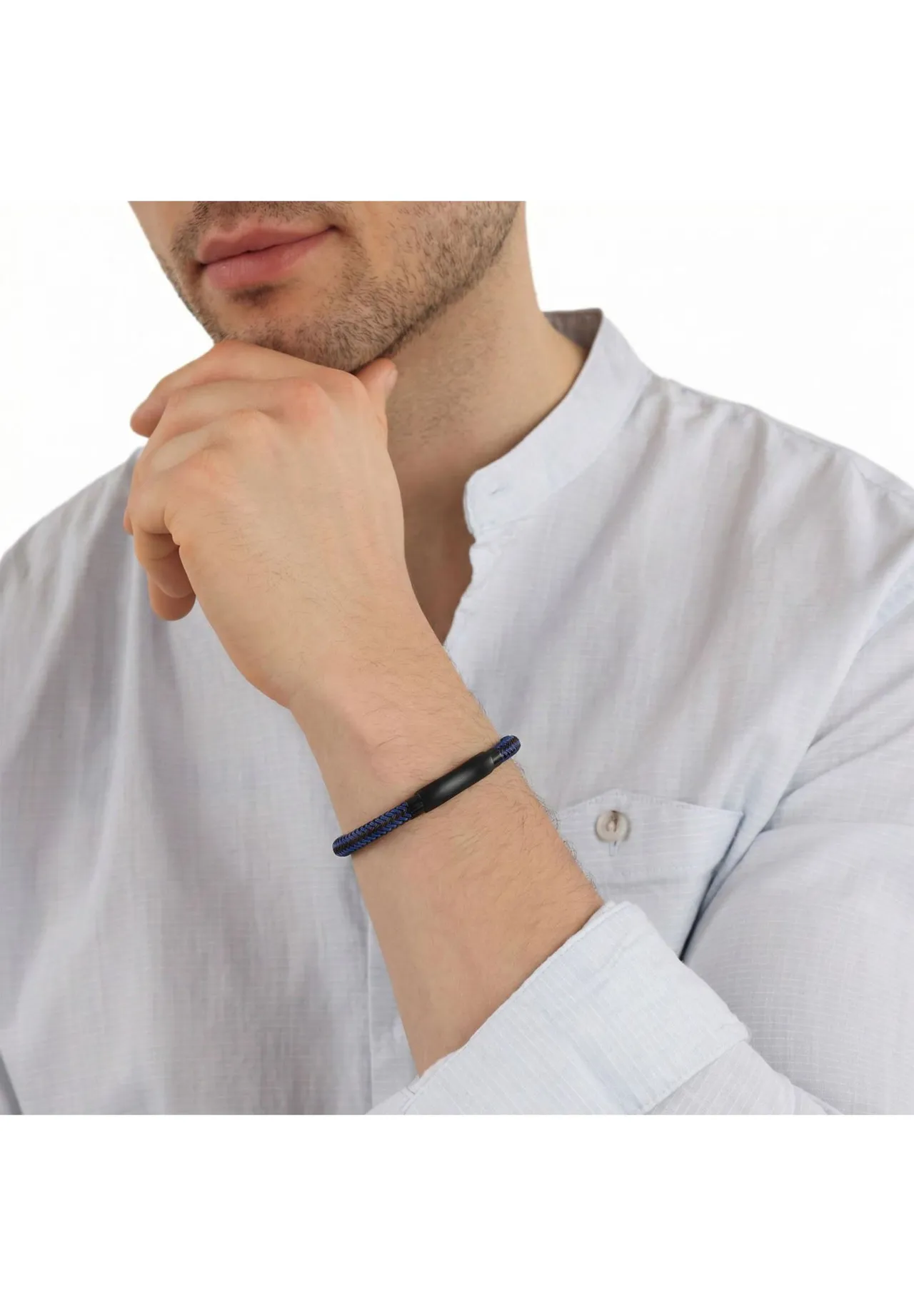 Zweifarbig geflochtenes Kordelarmband mit Magnetverschluss