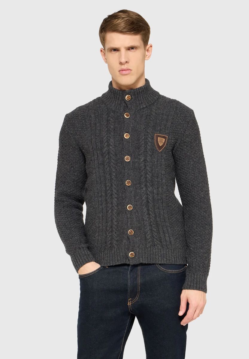 Klassische Trachtenstrickjacke mit Zopfmuster