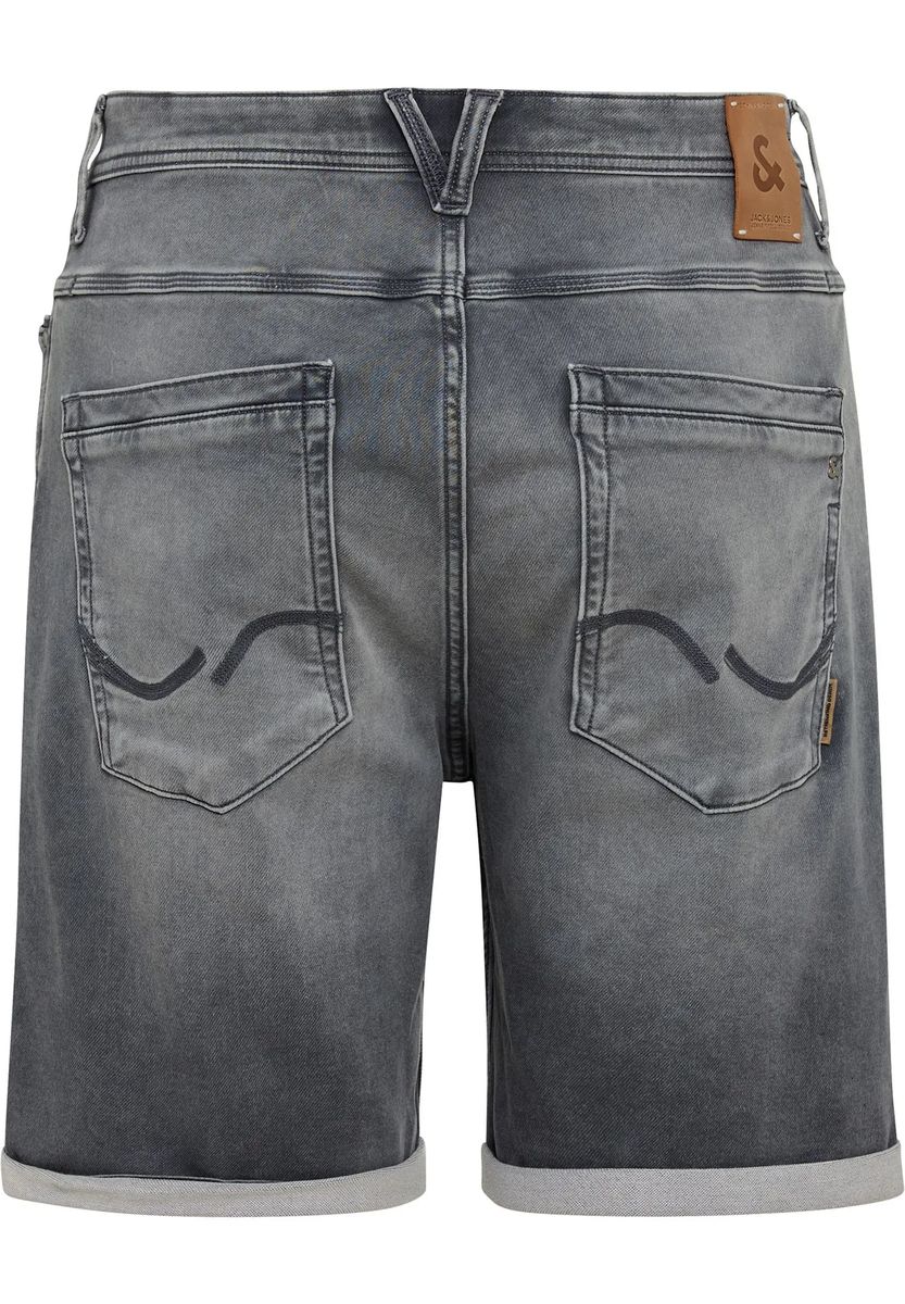Jeansshorts mit Waschung und Umschlag