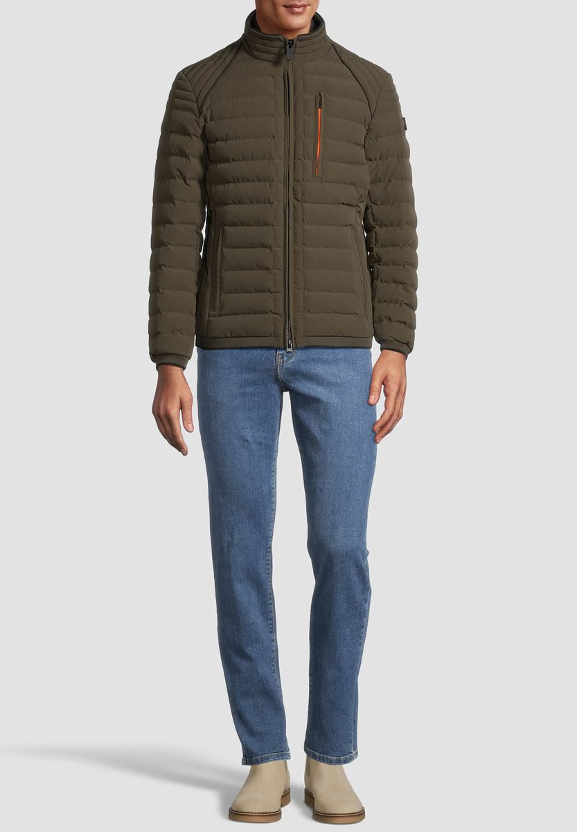 Leichtgewichtige Steppjacke mit Stehkragen