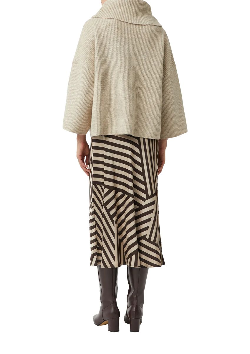 Kastiger Strickpullover mit Rollkragen