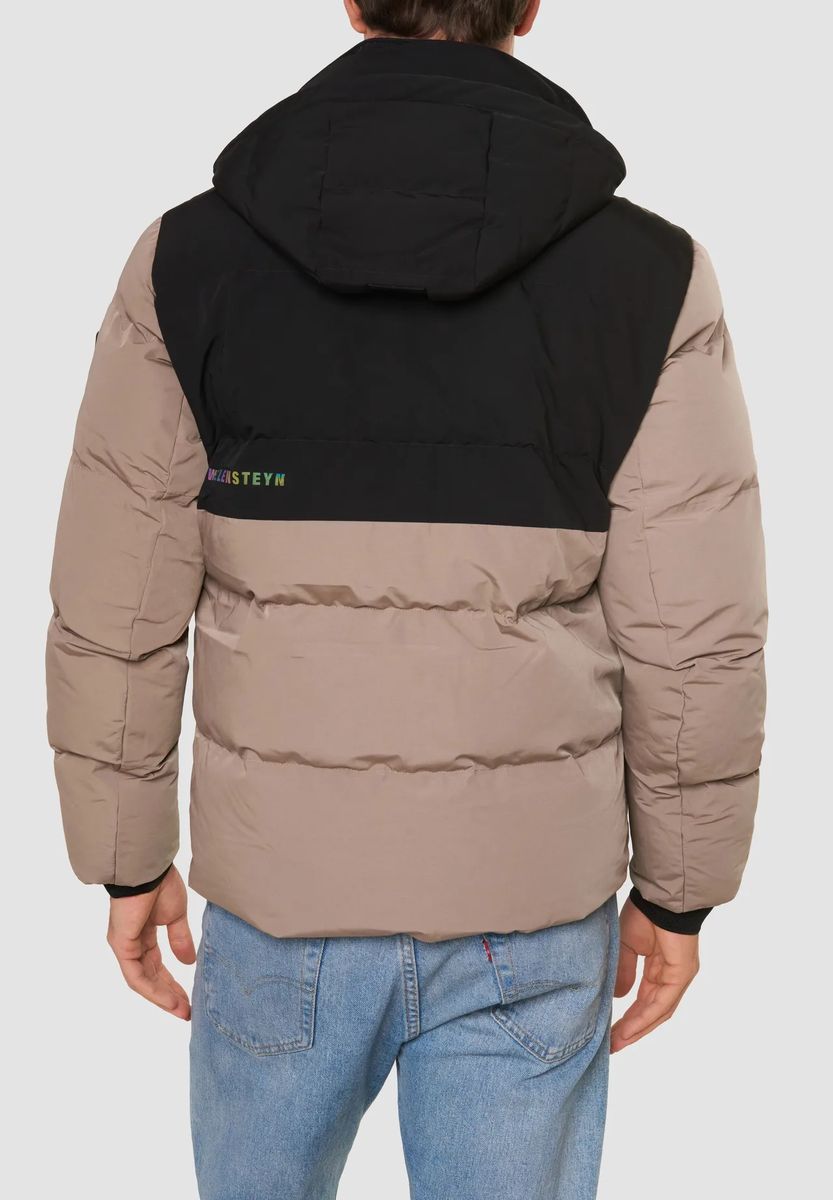 Zweifarbige Steppjacke mit Kapuze