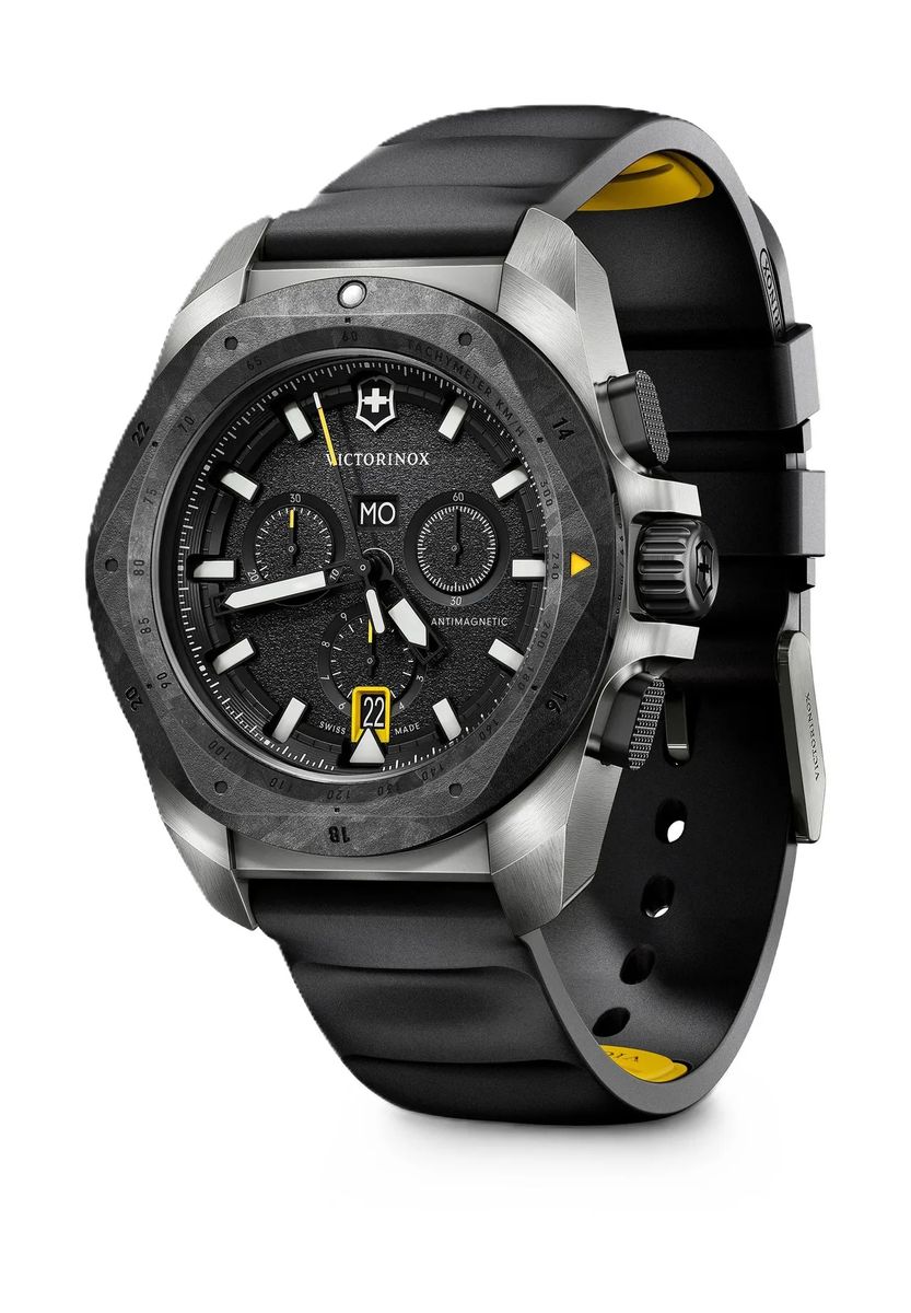 Robuster Titan-Chronograph mit Kautschukarmband