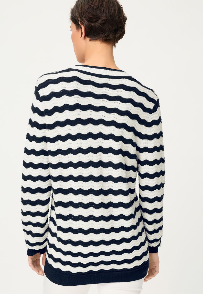 V-Ausschnitt-Pullover mit Wellenmuster