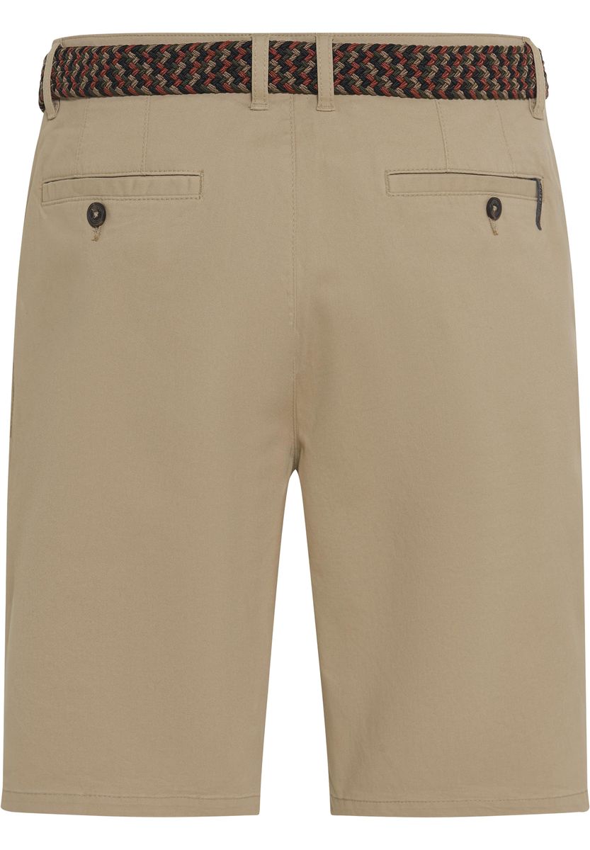Klassische Chino-Bermuda mit Gürtel