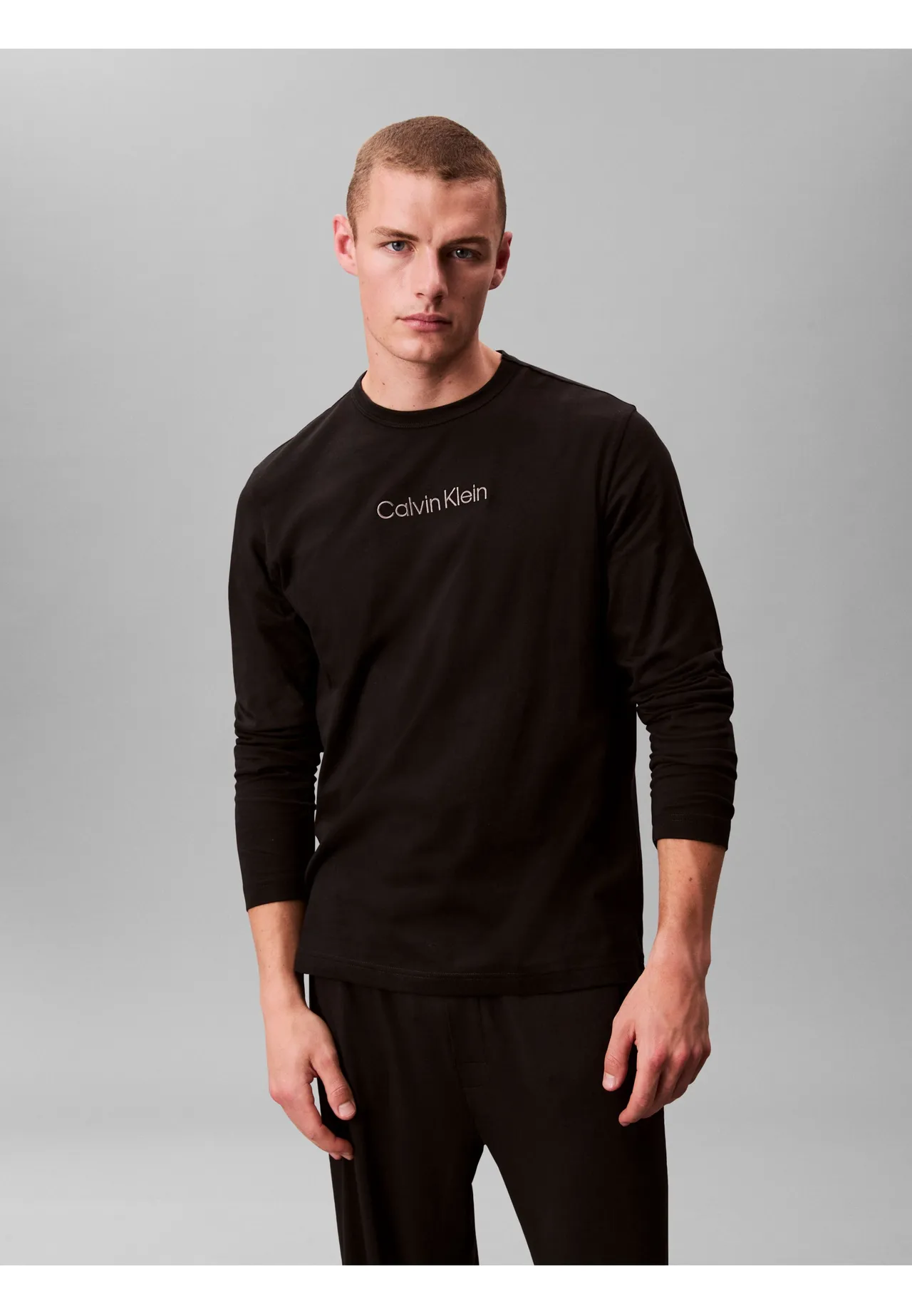Klassisches langärmeliges Baumwoll-Shirt