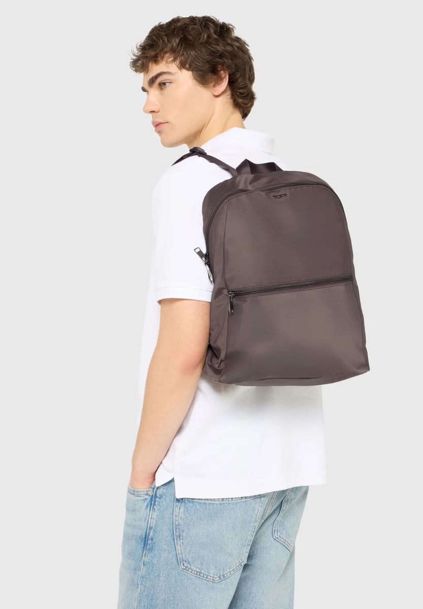Minimalistischer leichter Reißverschluss-Rucksack