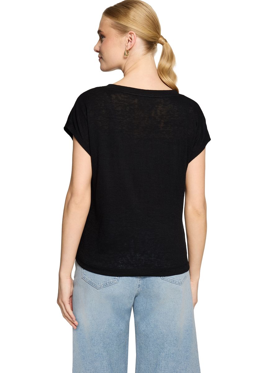 Minimalistisches T-Shirt mit V-Ausschnitt