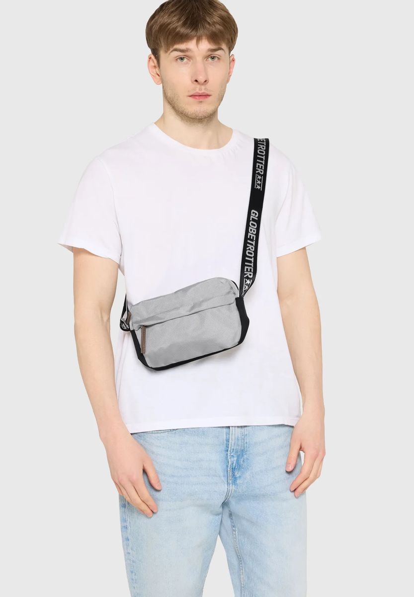 Minimalistische Umhängetasche mit Logo-Gurt