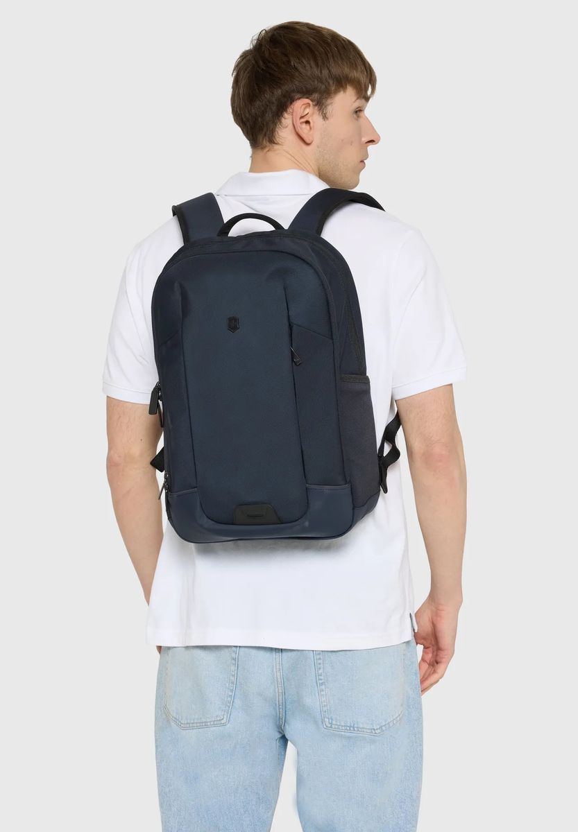 Professioneller Tagesrucksack mit Laptophülle