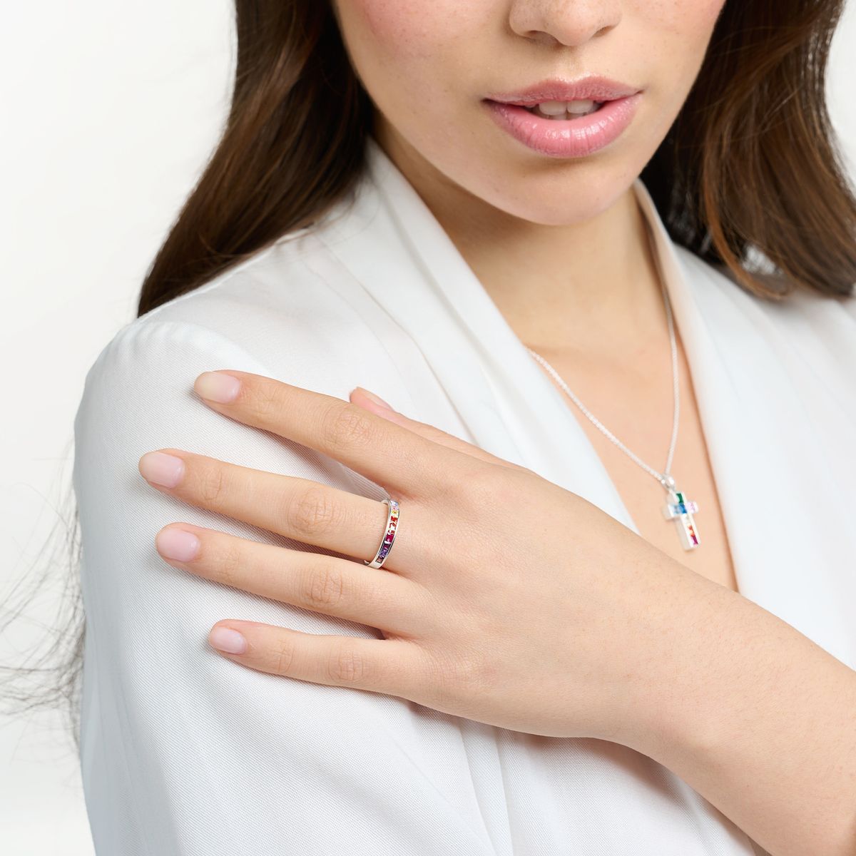 Farbenfroher Regenbogen-Ring mit Prinzessschliff