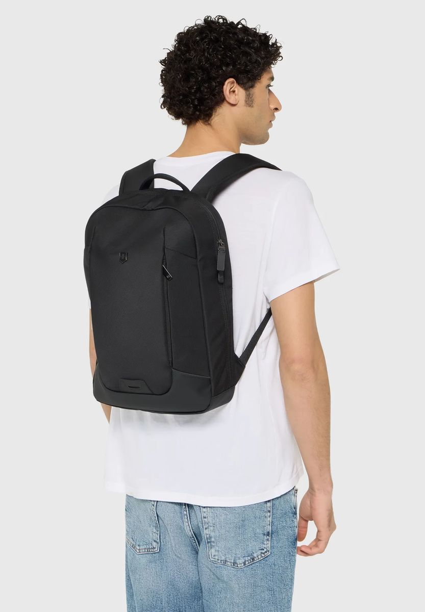 Minimalistischer urbaner Laptop-Tagesrucksack
