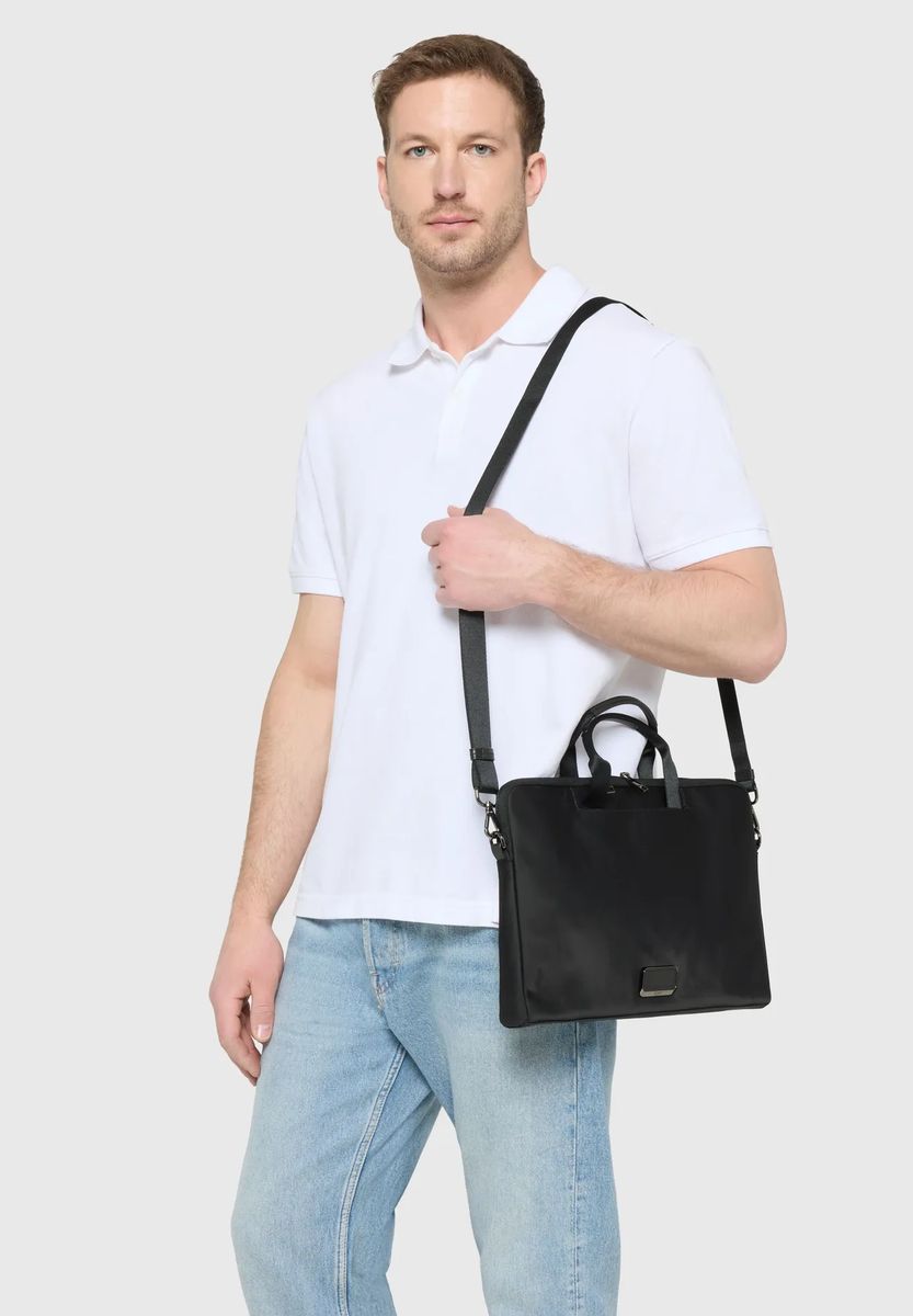 Schlanke professionelle Laptop-Aktentasche