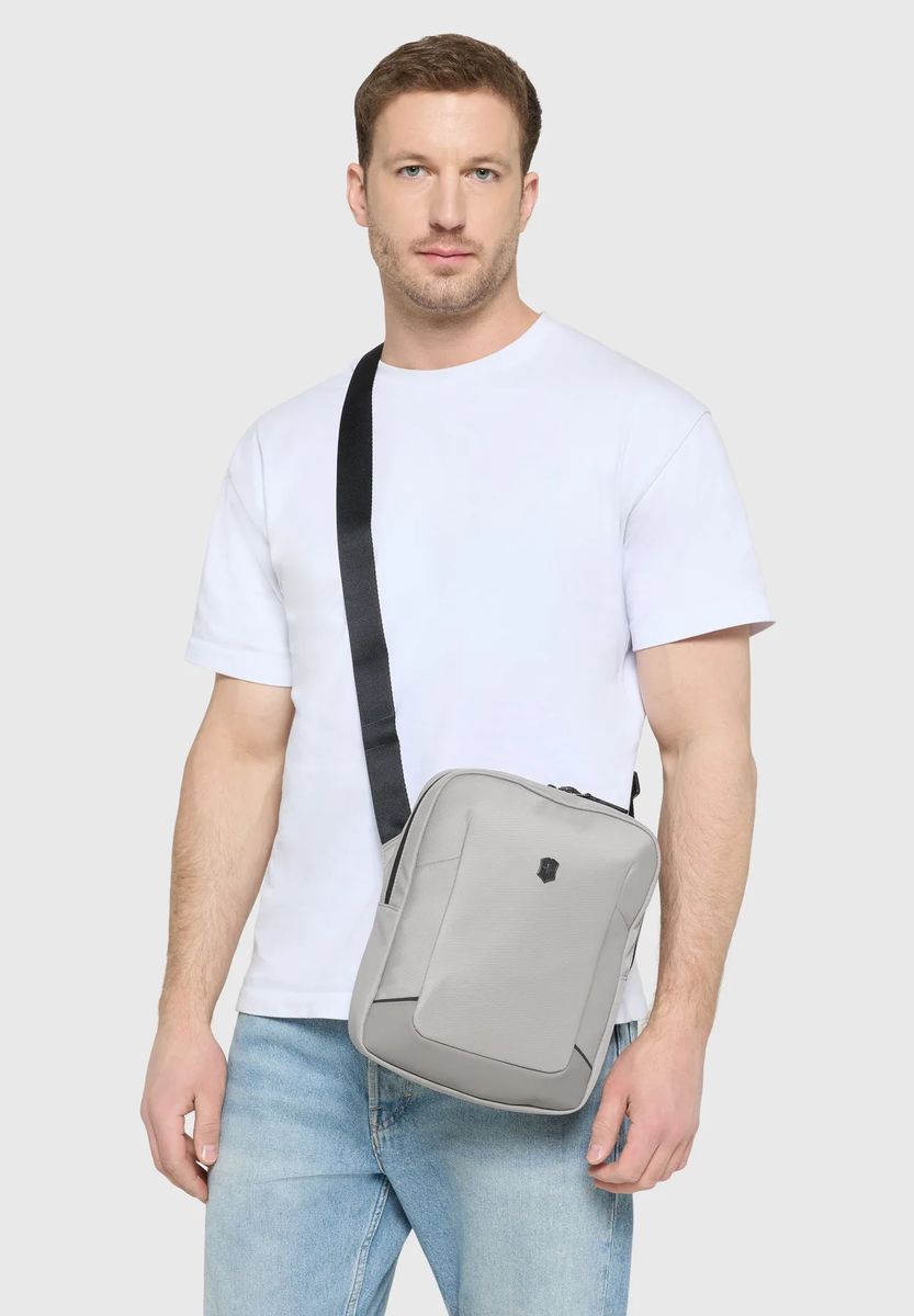 Funktionale minimalistische Umhängetasche