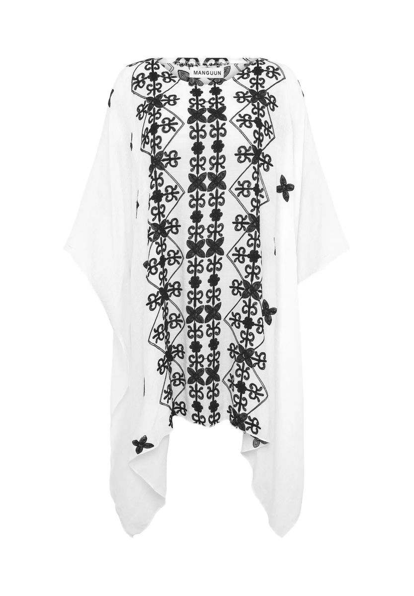 Bestickter Poncho im Folk-Stil