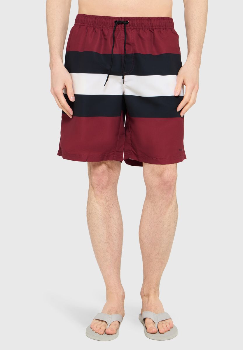 Gestreifte Badeshorts im Farbblock-Design