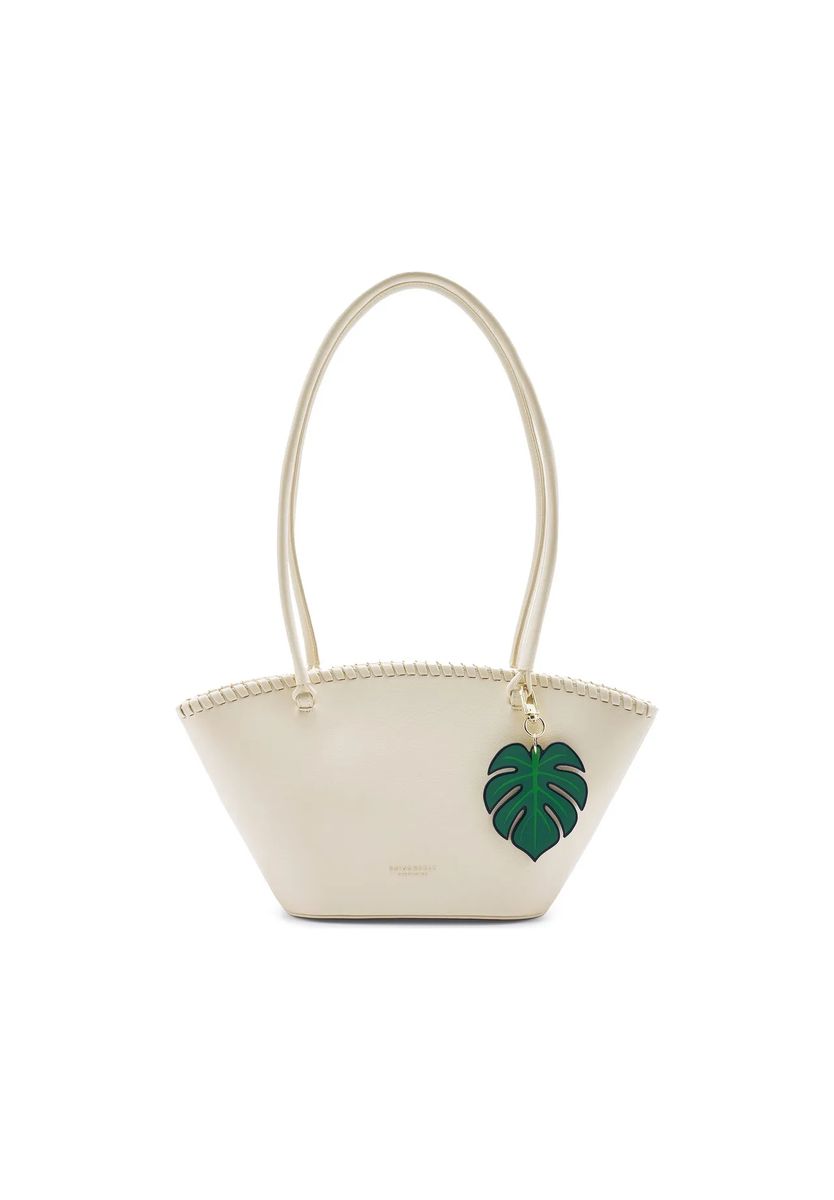 Elegante bogenförmige Schultertasche mit Anhänger