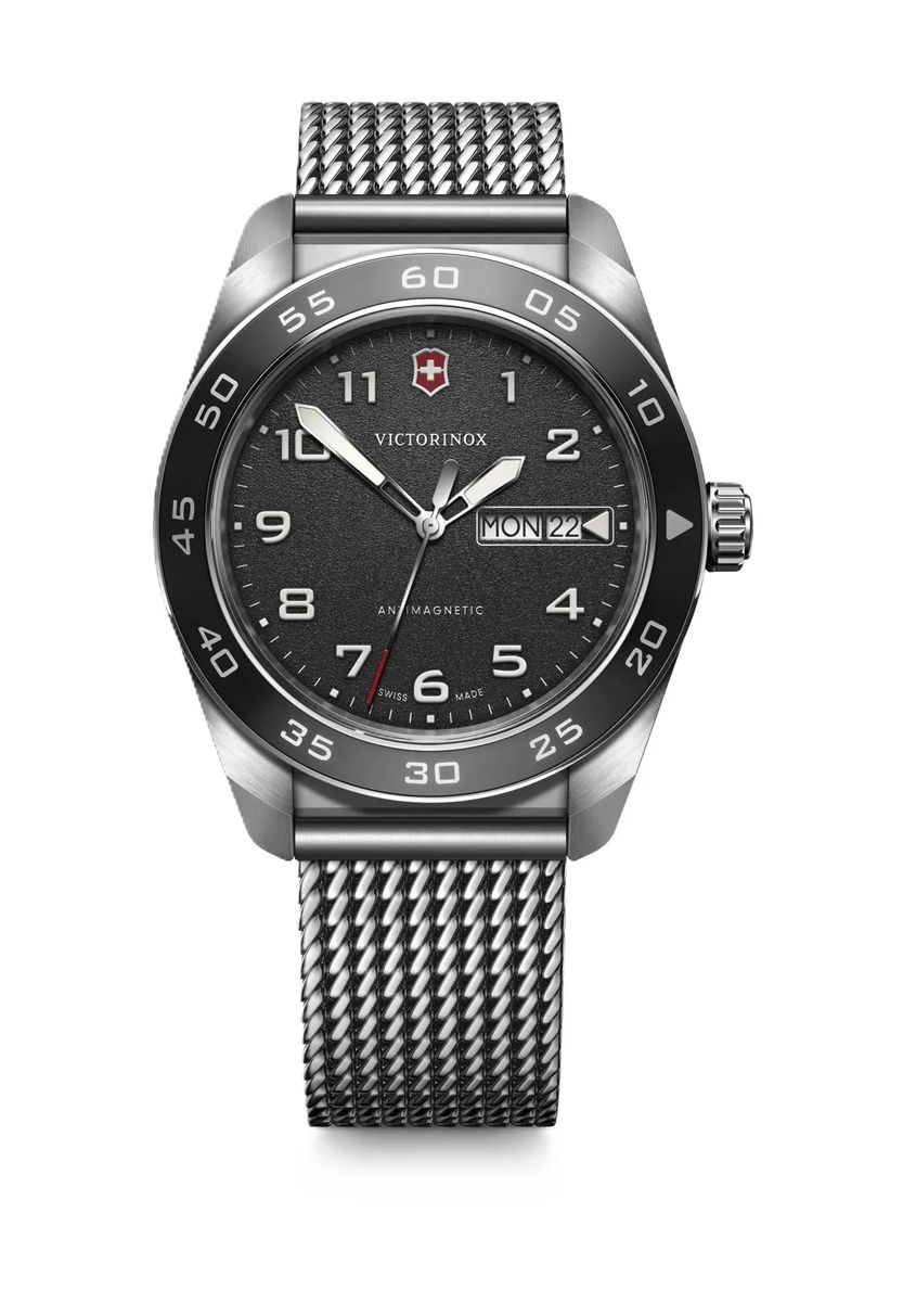 Robuster Feld-Stil Zeitmesser mit Milanaise-Armband