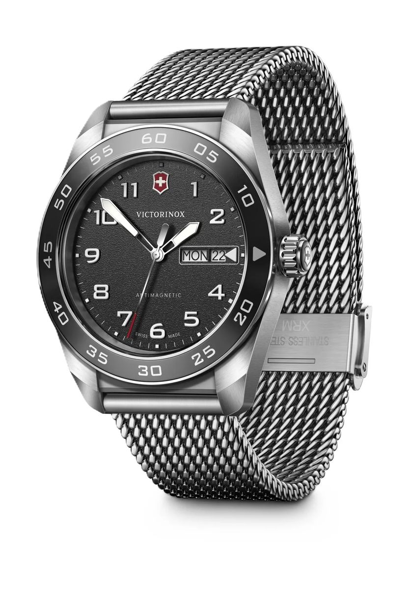 Robuster Feld-Stil Zeitmesser mit Milanaise-Armband
