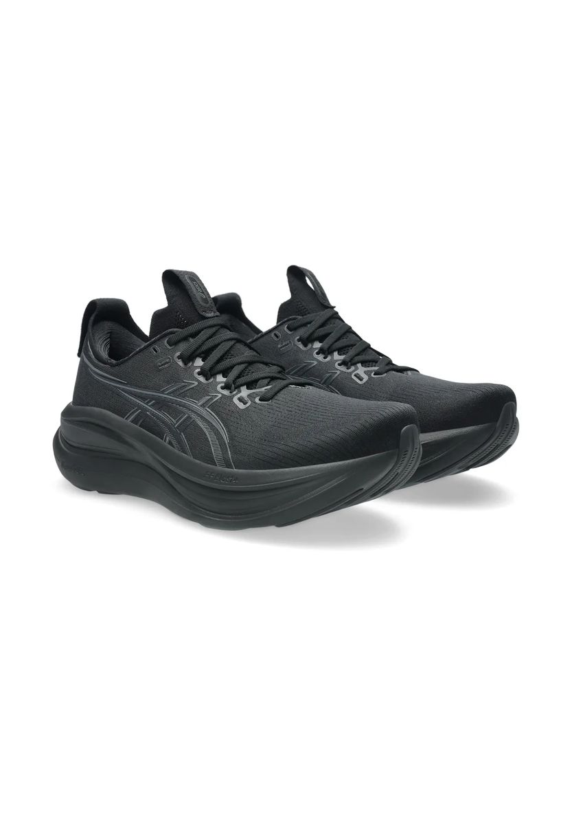 Hochgedämpfte technische Laufschuhe