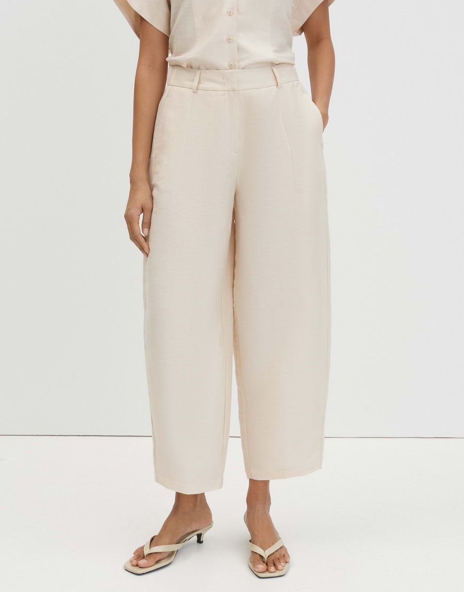 Hochtaillierte Stoffhose mit Leinenanteil