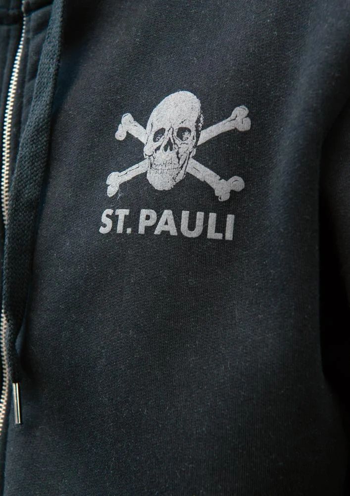 Kapuzenjacke mit Totenkopf-Grafik