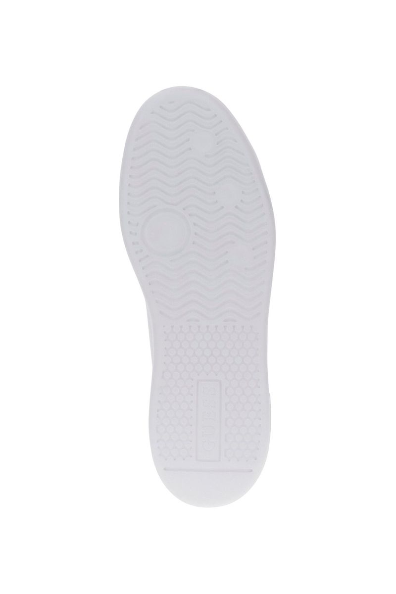 Sneaker mit Logo-Prägung