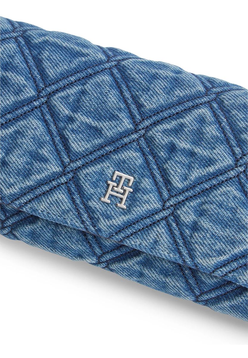 Gesteppte Denim-Kuvertasche mit Kette
