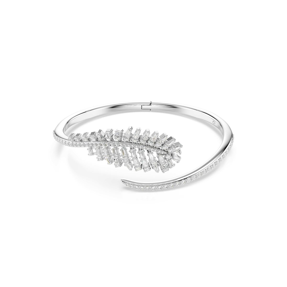 Eleganter Armreif mit Federmotiv