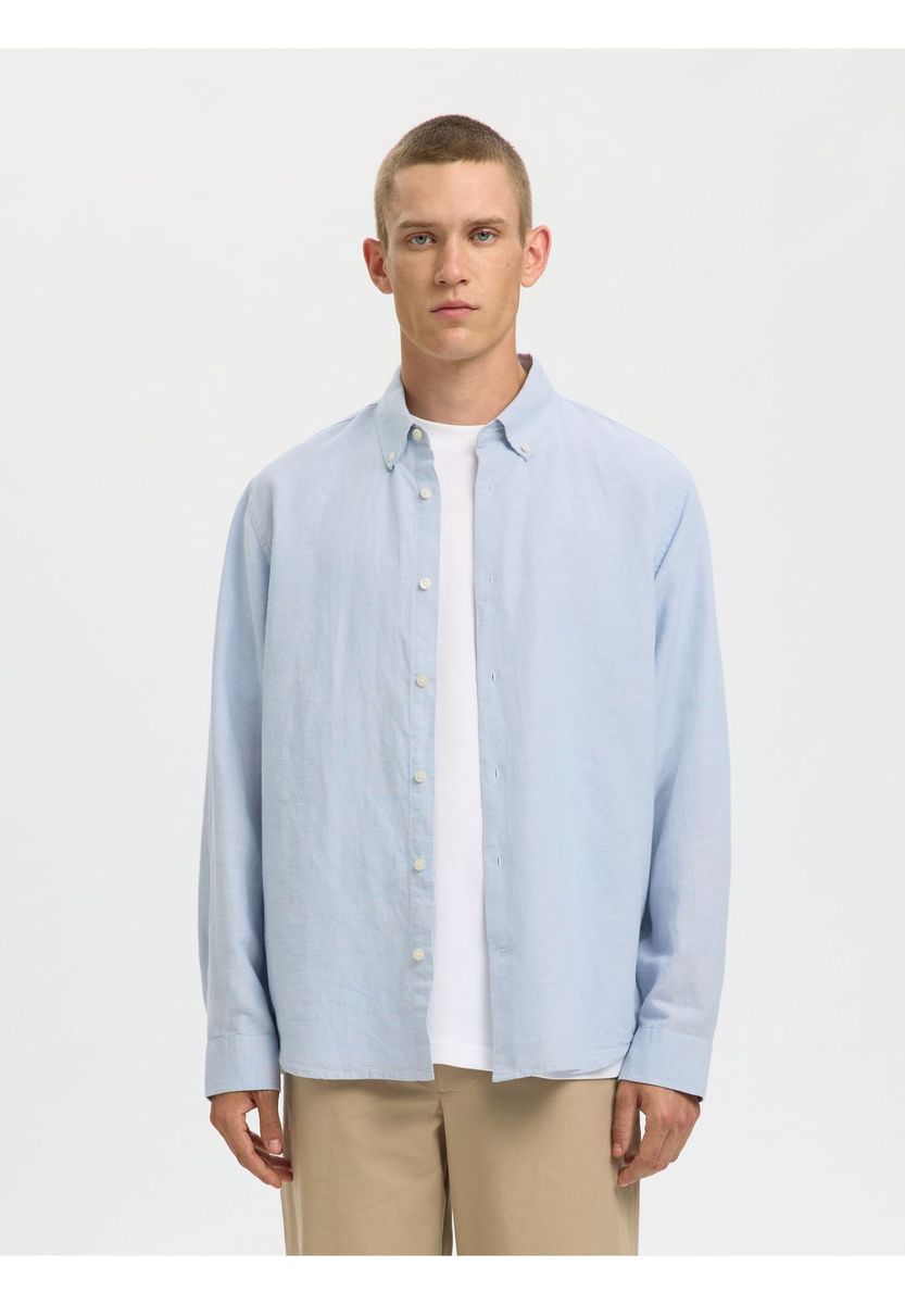 Klassisches hellblaues Oxford-Baumwollhemd