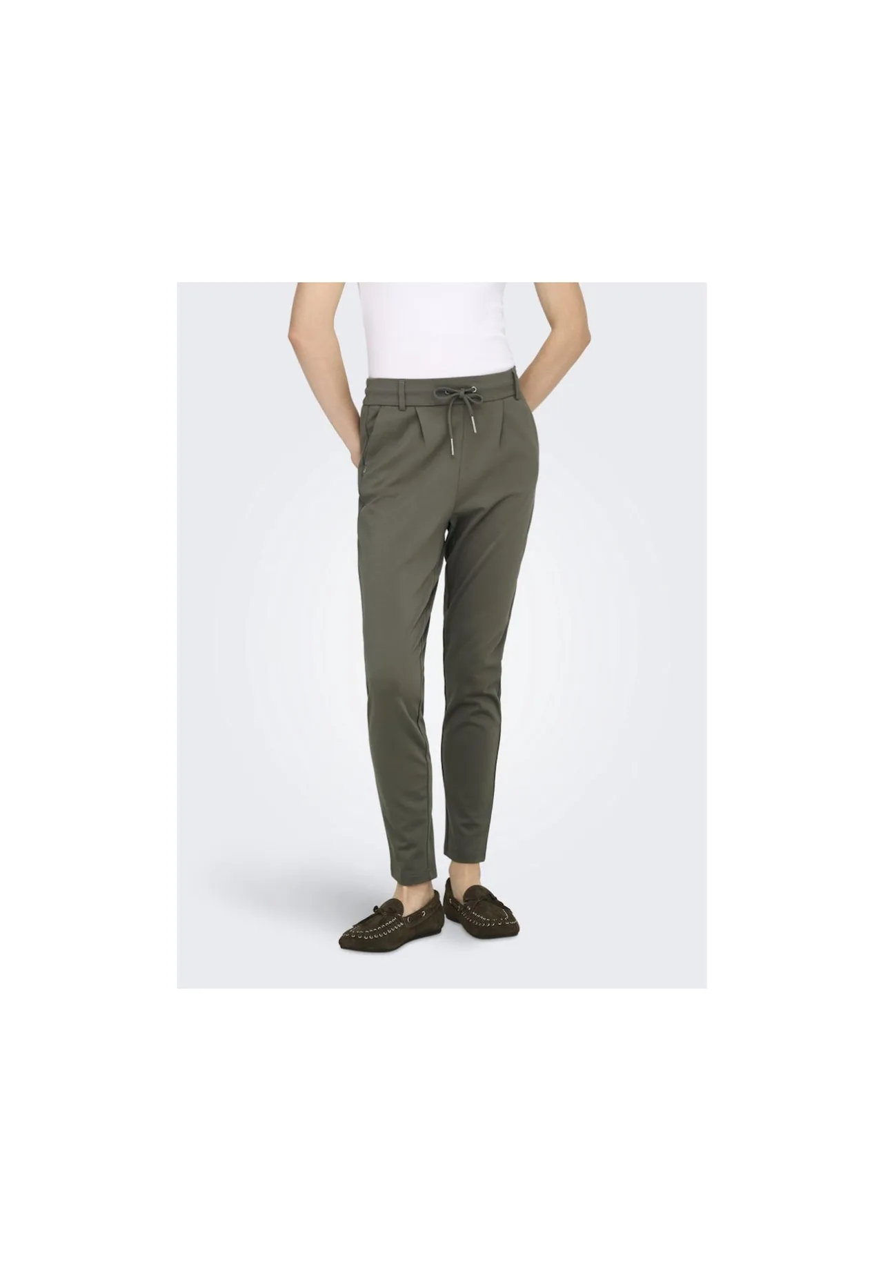 Schmal geschnittene Hose mit Tunnelzug