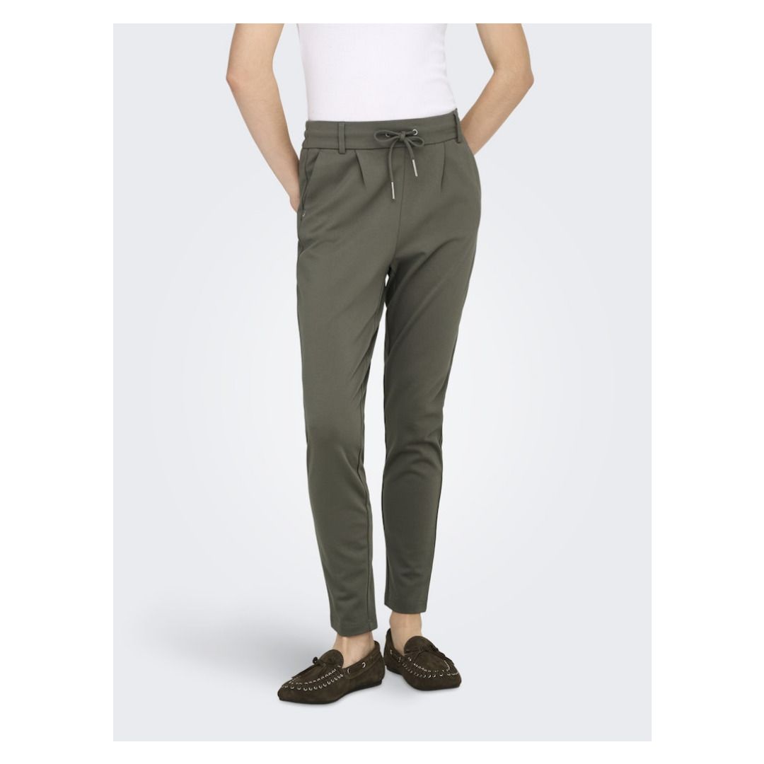 Schmal geschnittene Hose mit Tunnelzug