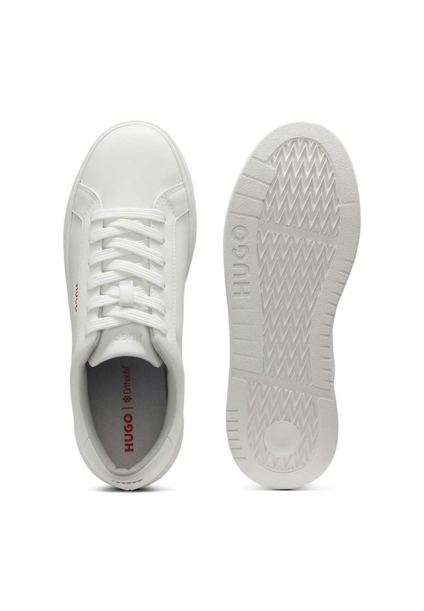 Minimalistische Sneaker aus Kunstleder
