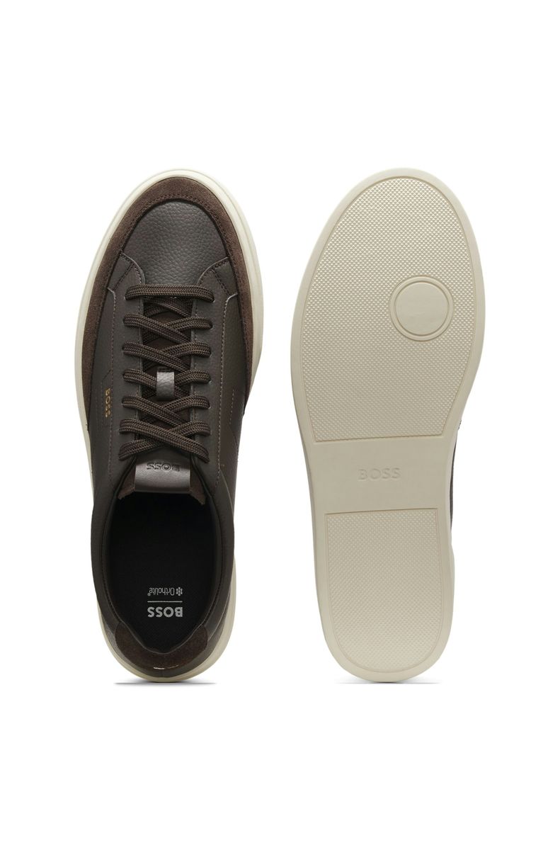 Low-Top-Sneaker aus genarbtem Leder