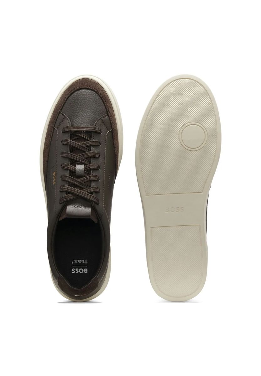Low-Top-Sneaker aus genarbtem Leder