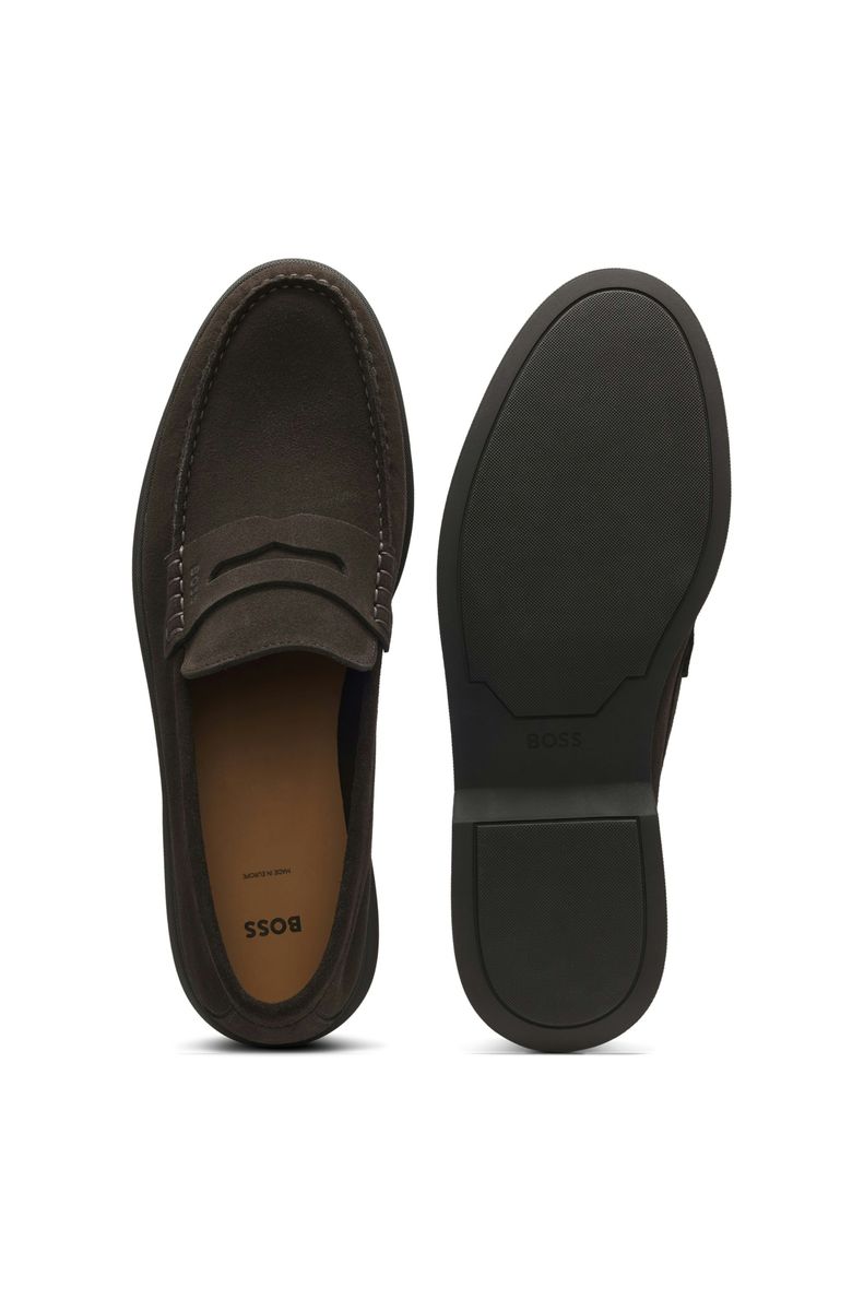 Klassische Slipper aus Veloursleder