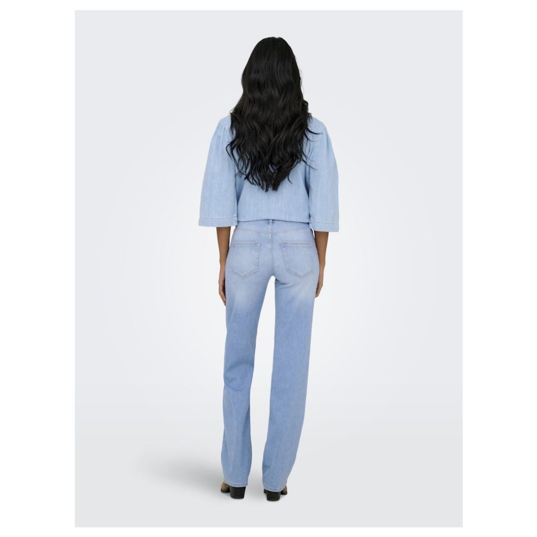 Gerades Bein, mittelhohe Jeans