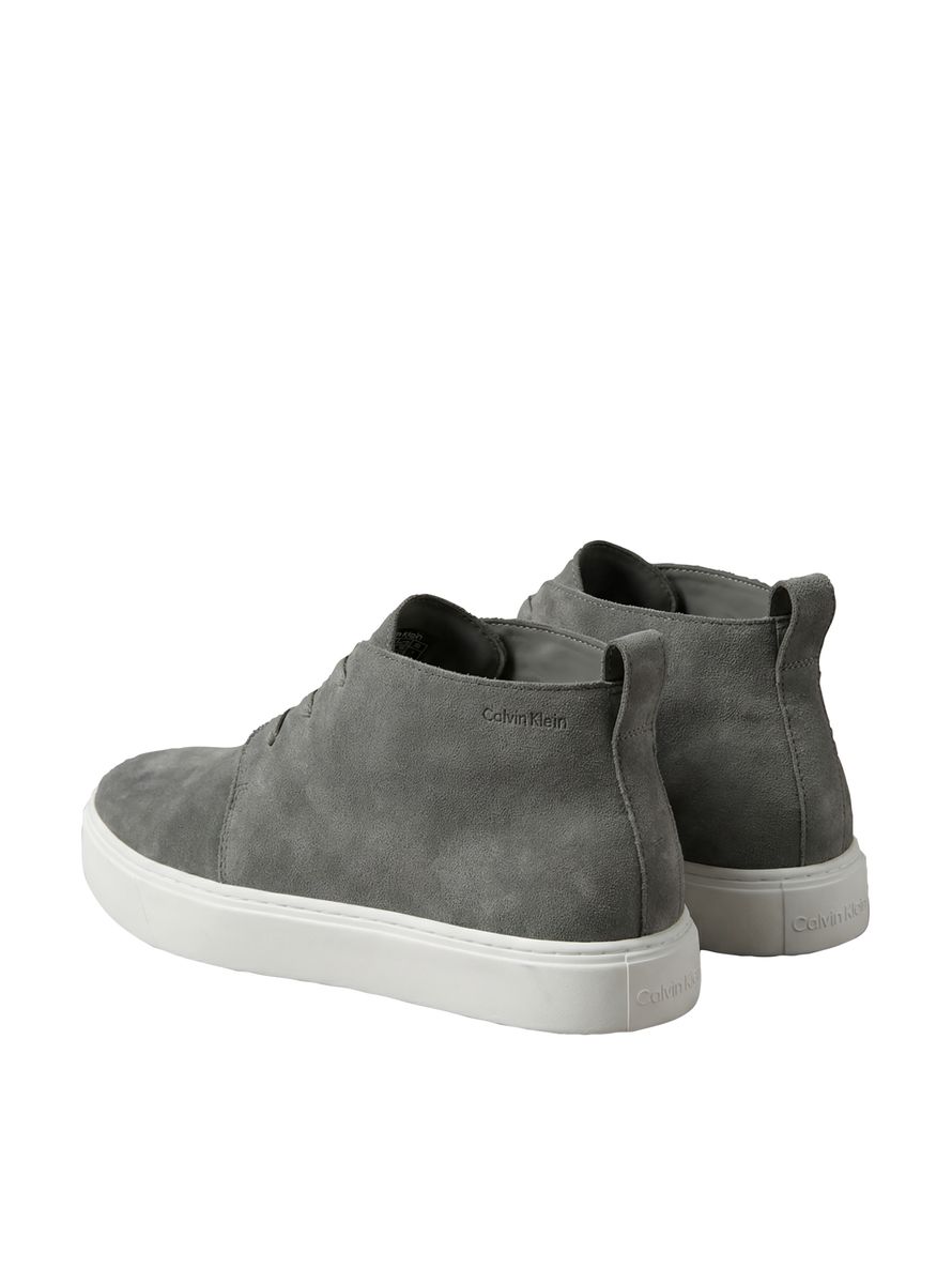 Minimalistische Wildleder-Chukka-Boots