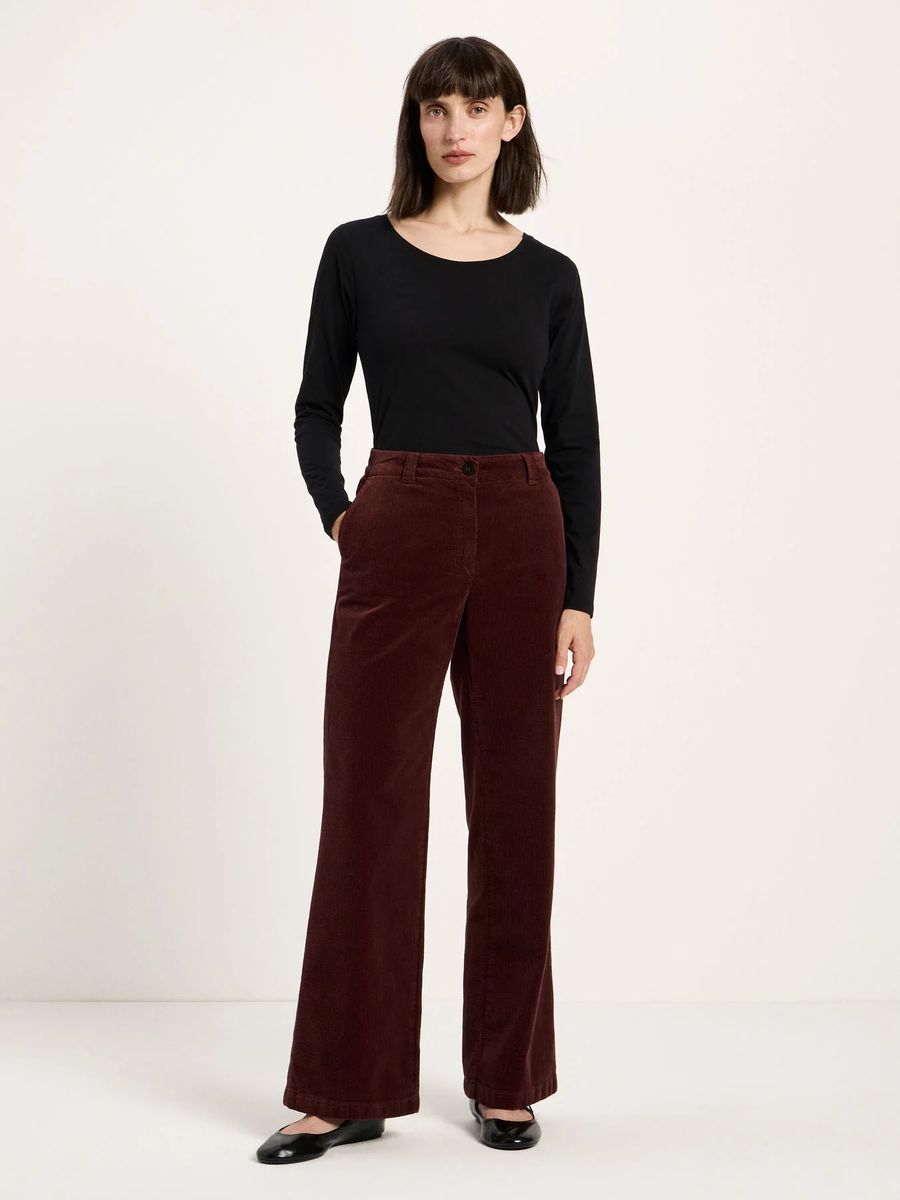 Marlene-Cordhose mit weitem Bein