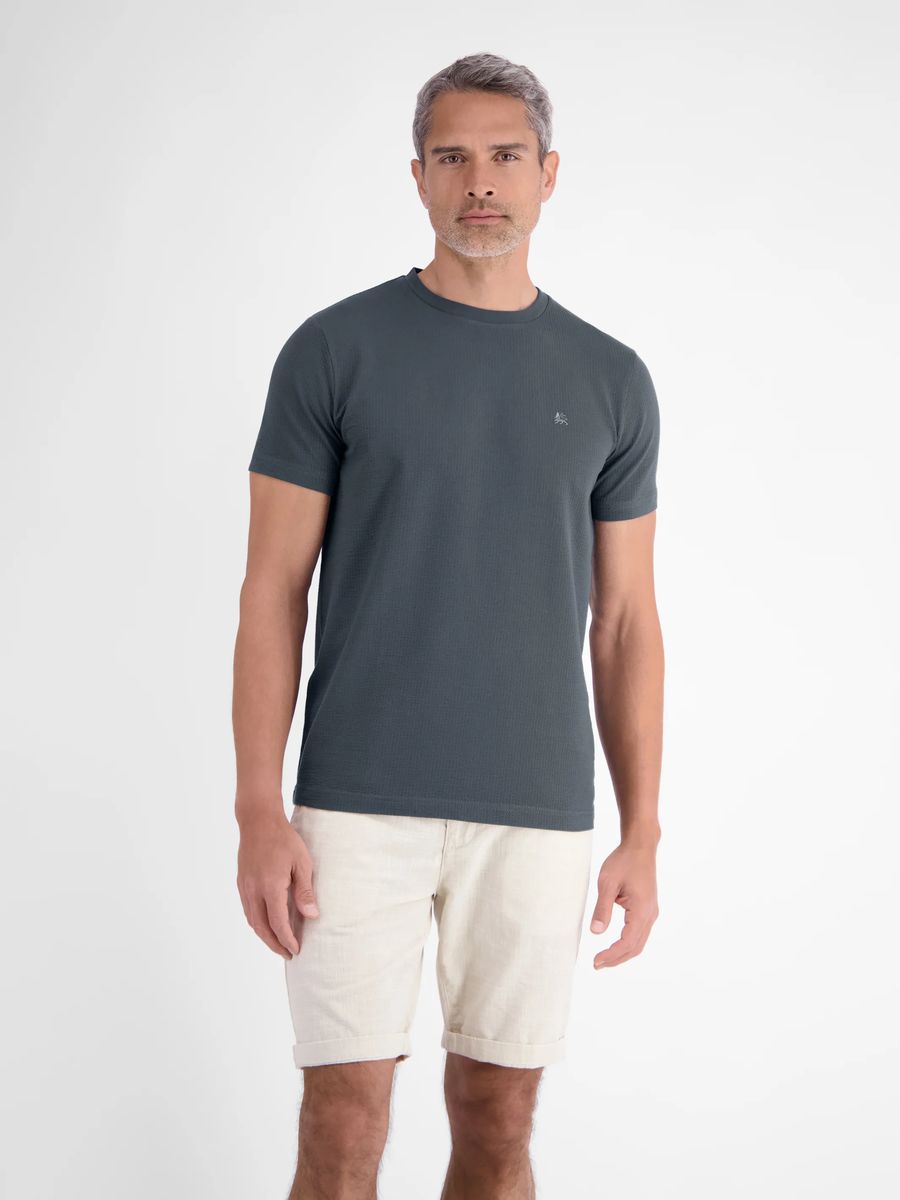 Strukturiertes Seersucker-T-Shirt mit Rundhalsausschnitt