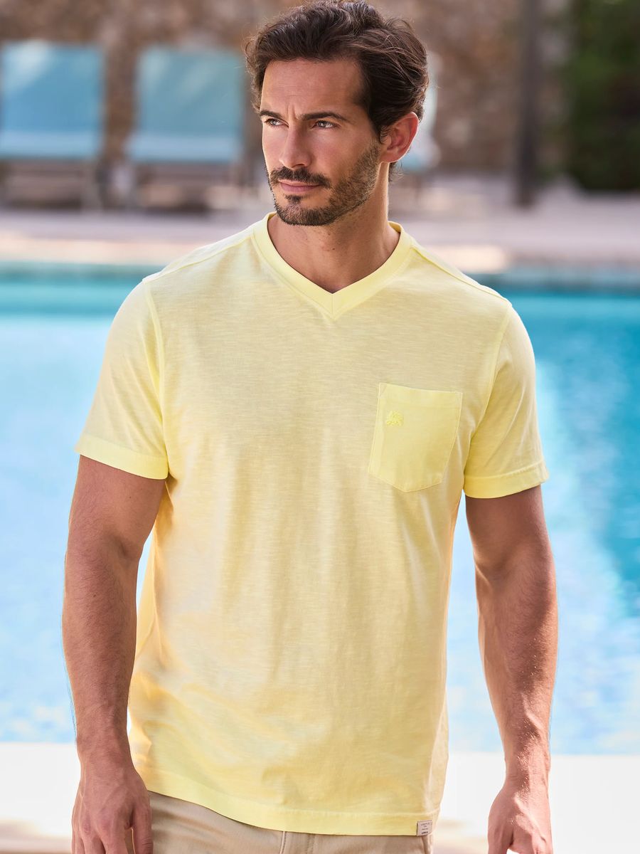 Sportliches V-Ausschnitt T-Shirt mit Tasche