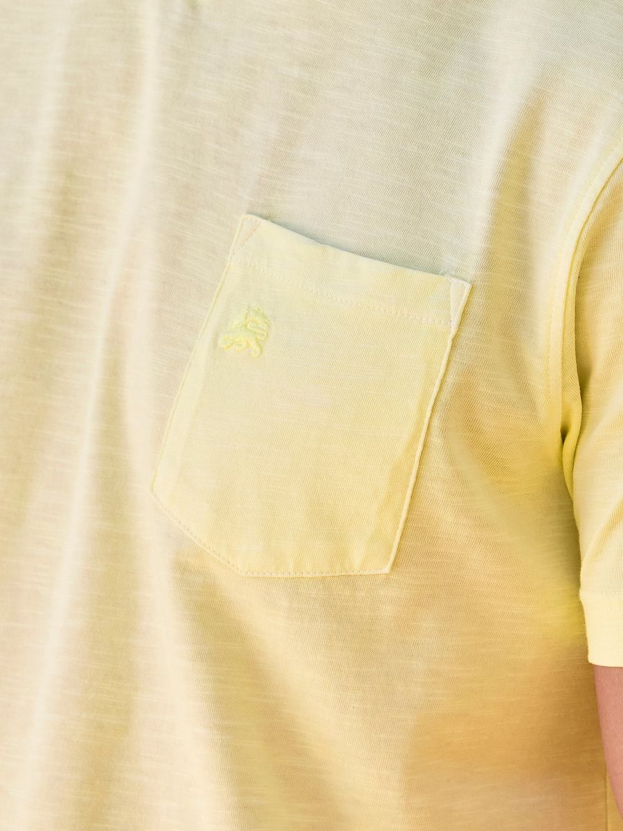 Sportliches V-Ausschnitt T-Shirt mit Tasche