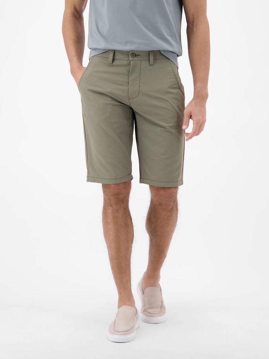 Sportliche Chino-Shorts aus Nylon-Mix