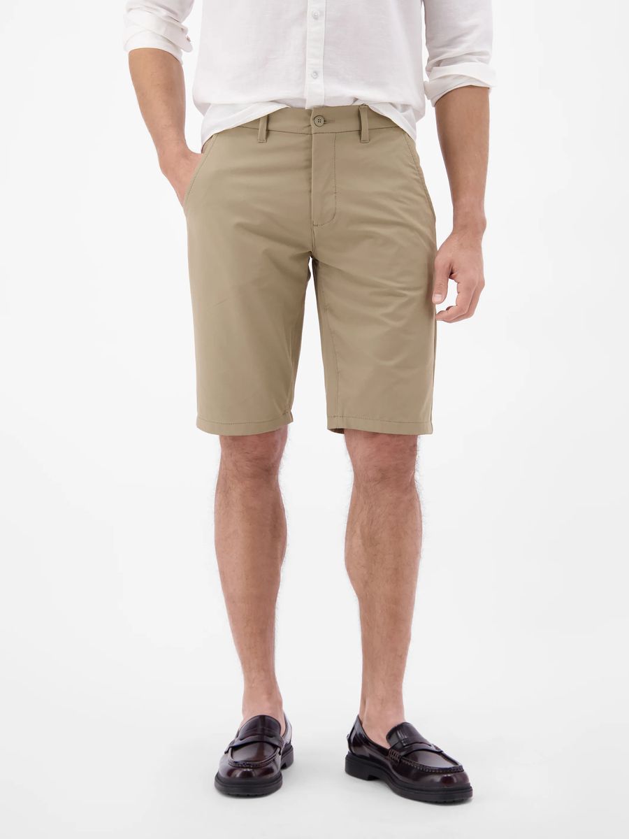 Sportliche Chino-Shorts aus Nylon-Mix