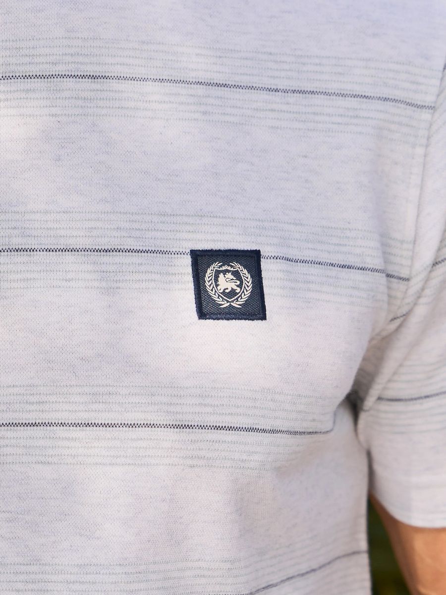 Dezent Gestreiftes Piqué-T-Shirt