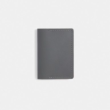 Minimalistische Reisebrieftasche aus recyceltem Leder
