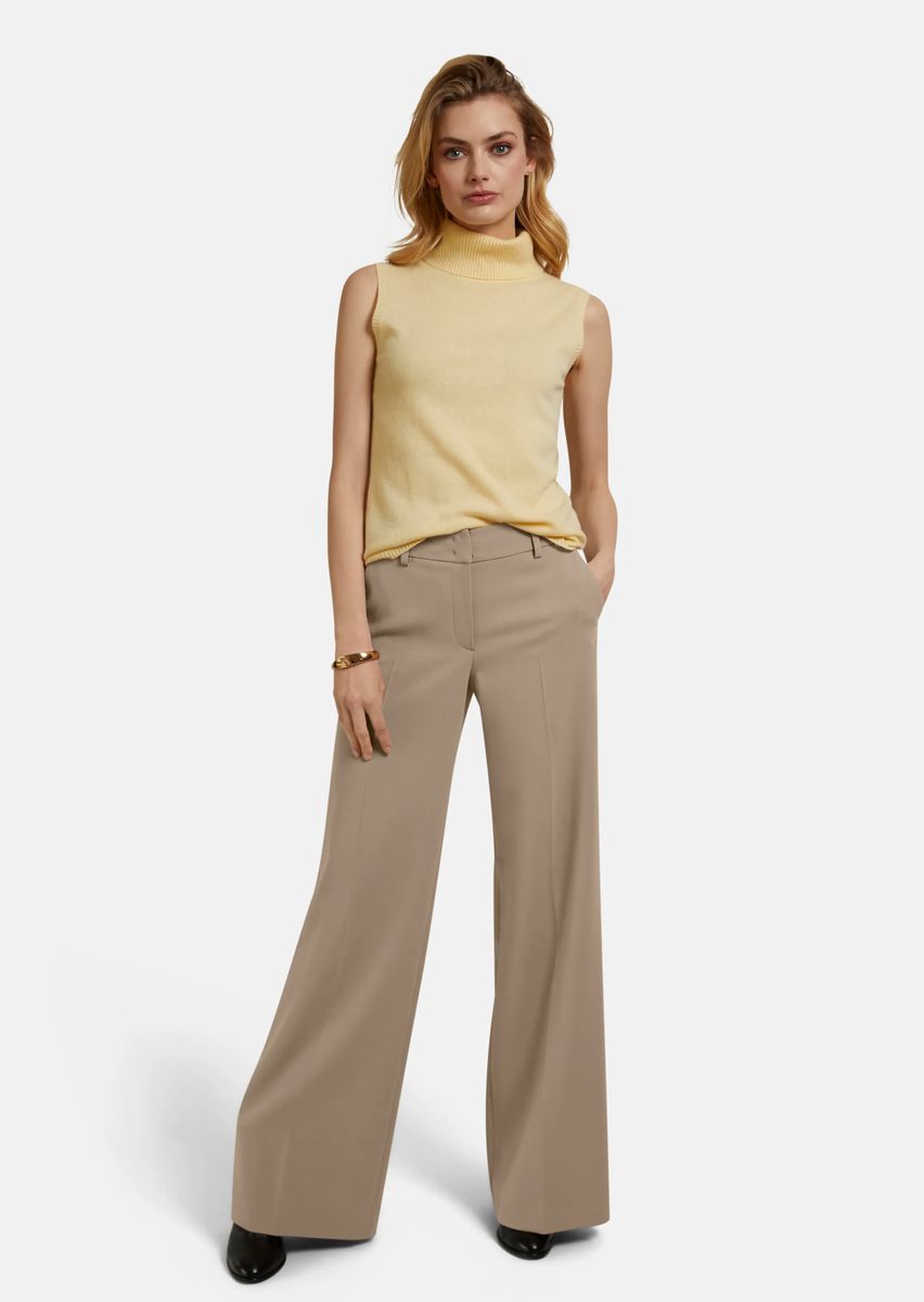Elegante weite Hose mit Bügelfalten
